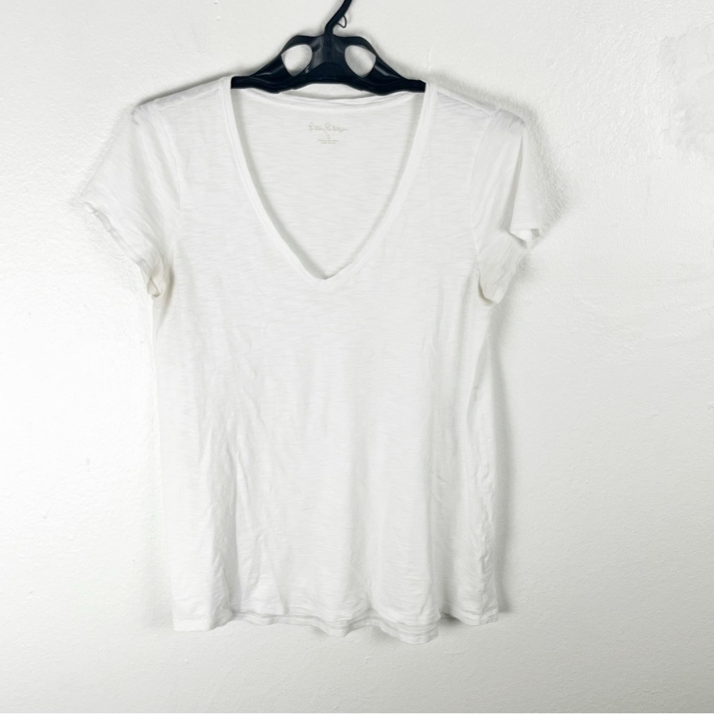 LILLY PULITZER White Deep V-Neck Short Sleeves Sheer Burnout Tee, Size Small